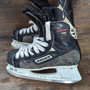 Senior Used Bauer Supreme 3000 Hockey Skates Regular Width Size 7.5