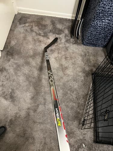 Used Right Handed P28M Pro Stock Vapor Hyperlite Hockey Stick