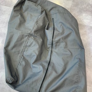 Gray Used Adult Unisex Large/Extra Large Bag