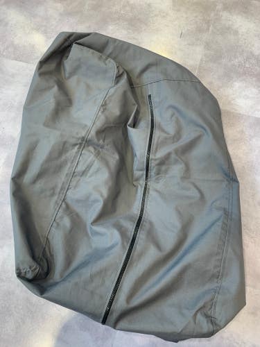 Gray Used Adult Unisex Large/Extra Large Bag