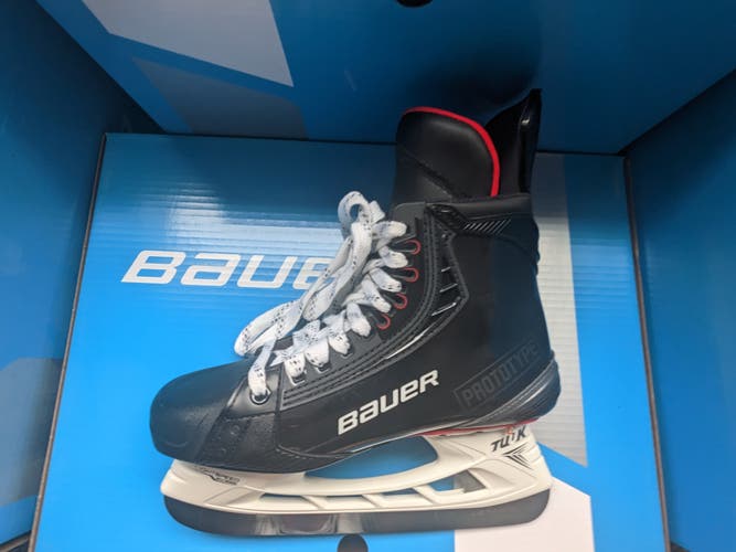 Senior New Bauer Vapor Hyperlite PROTOTYPE Hockey Skates Size 7.0 Fit 2