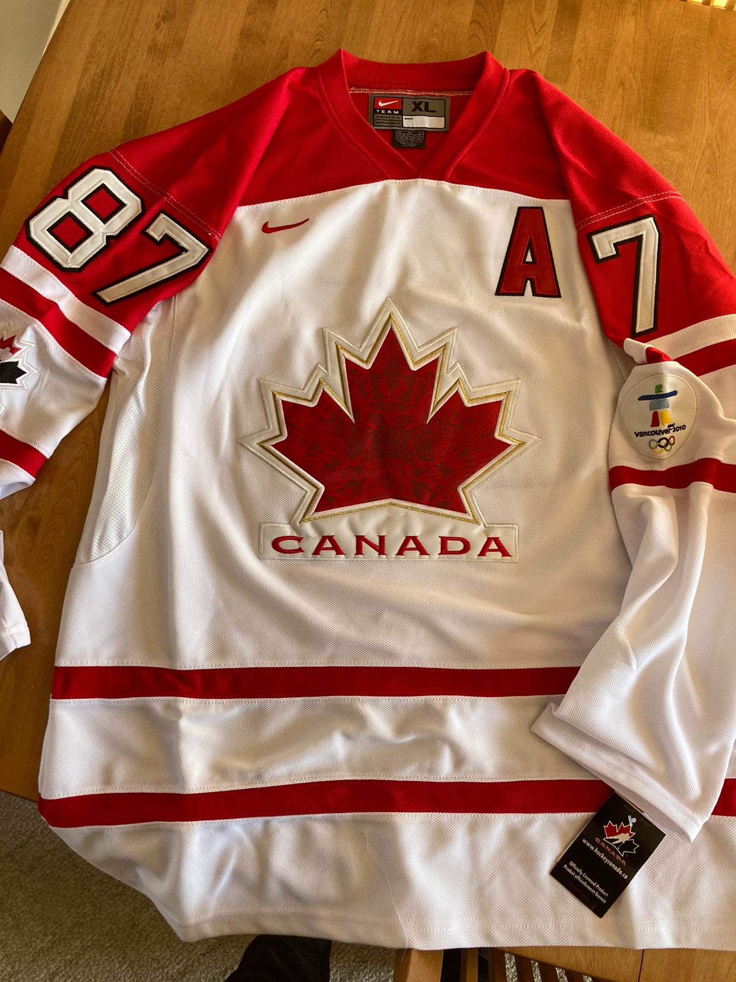 Nike Team Canada 2010 Vancouver Olympic Ice Hockey Shirt Jersey Red Stitched