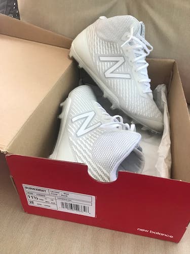 White Adult New Men's Size 11.5 (Women's 12.5) Molded Cleats New Balance Mid Top Burn X Mid