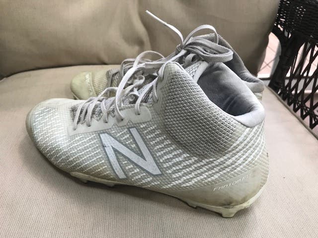 White Adult Used Men's Size Men's 10.5 (W 11.5) Molded Cleats New Balance Mid Top Burn X Mid