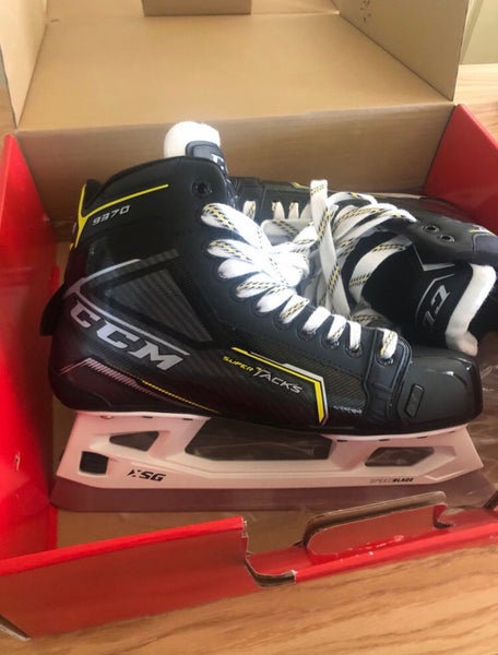 New CCM Regular Width Size 10.5 Super tacks 9370 Hockey Goalie Skates