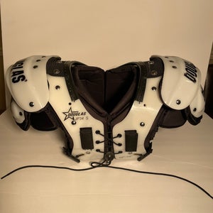 Used Youth Small Douglas Shoulder Pads