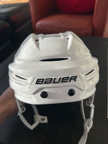 Used Medium Bauer Re-Akt 100 Helmet