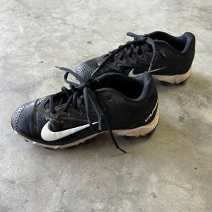 Black Used Youth Nike Cleats, 3Y A R7 S4 L2