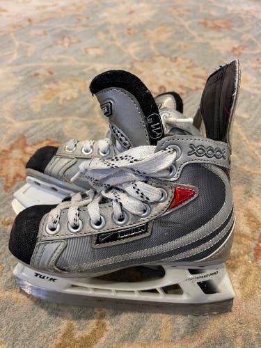 Bauer Vapor XXXX Youth Skates size 11Y