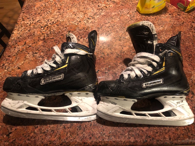 Used Bauer Wide Width Size 6.5 Supreme 2S Hockey Skates