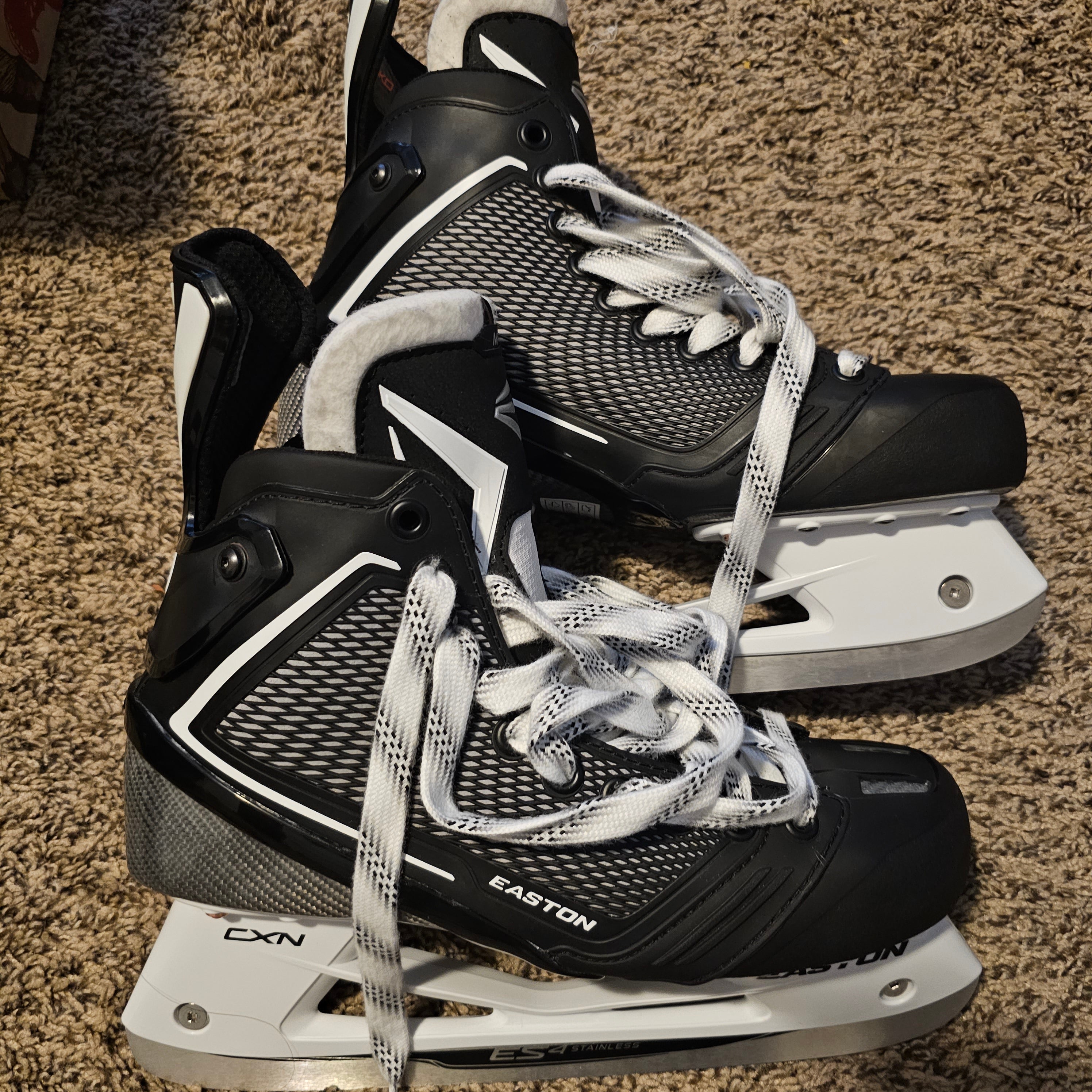 EASTON Mako M7 Hockey Skate- Sr