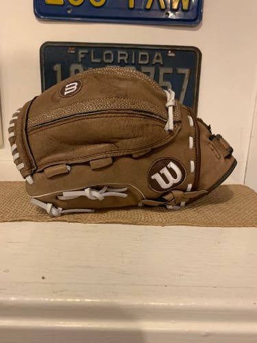 Wilson A440 Fastpitch Softball Glove Size 11.5