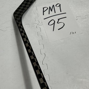 Senior(1x)Right PM9 95 Flex PROBLACKSTOCK Pro Stock Nexus 2N Pro Hockey Stick