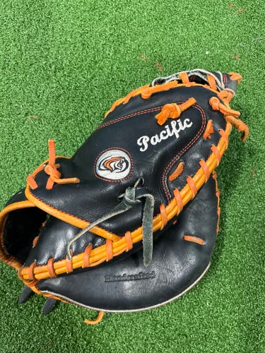 Marucci College Issue Catchers Mitt 33”