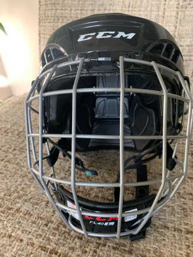 Used Large CCM FL40 Helmet