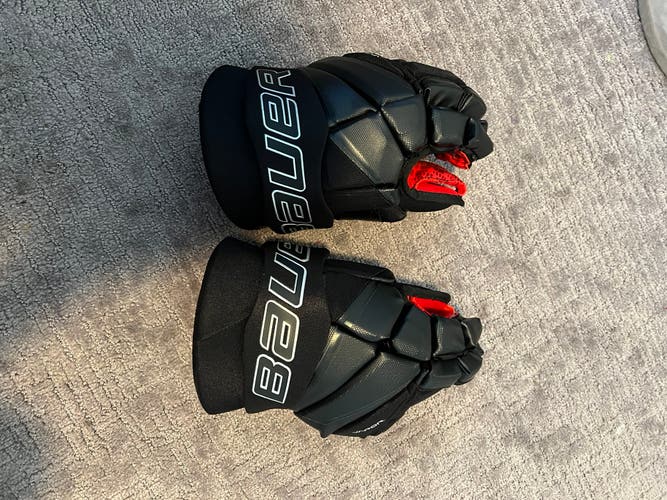 Used Bauer 14"  Vapor 3X Gloves