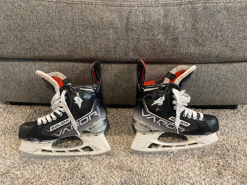Used Bauer Regular Width Size 5 Vapor X3.7 Hockey Skates