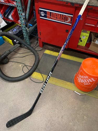 Senior Bauer Hyperlite Stick Laine Pro 70 Flex Right Handed