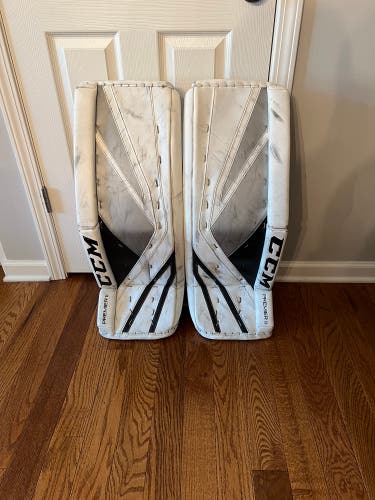 Used 32" CCM Premier II Pro Goalie Leg Pads