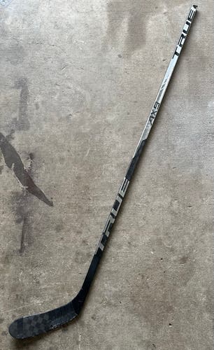 Used Senior True Right Handed AX9 Hockey Stick EK65 Pro Stock