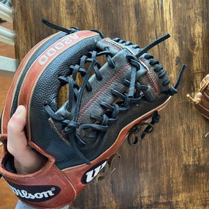 Used Right Hand Throw 11.5" A2000 Baseball Glove