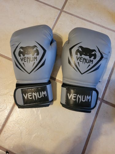 VENUM 12oz Contender Boxing Gloves - **NEVER WORN**
