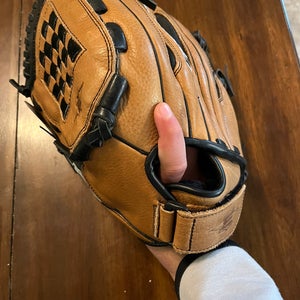 Easton professional lone Star Left Hand Throw 12in