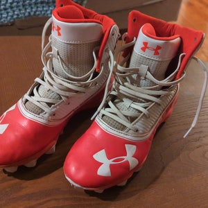 Red Youth Used Kids Size 6.0 (Women's 7.0) Molded Cleats Under Armour High Top Highlight