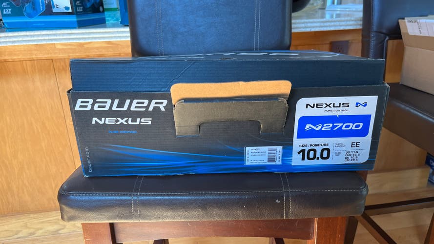 Senior Bauer Nexus N2700 Ice Hockey Skates Extra Wide Width Size 10 EE w/Superfeet