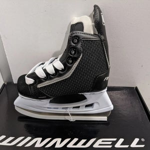 Winnwell Ice Skates AMP300 Youth Sizes Black New SK1703BB Hockey Skates Balance