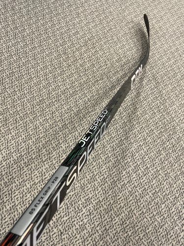 CCM Chrome FT5 Pro 85 flex P28 curve right hand stick