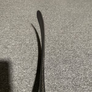 Senior Right Handed Toe Pattern Pro Stock Alpha DX Hockey Stick