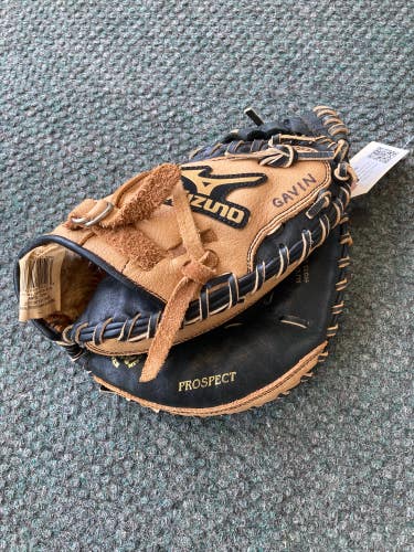 Used Mizuno Power close Right Hand Throw Catcher Baseball Glove 32.5"
