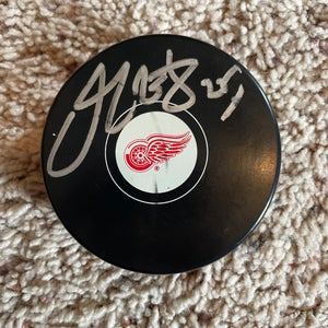 Detroit Red Wings Darren McCarty Signed Puck