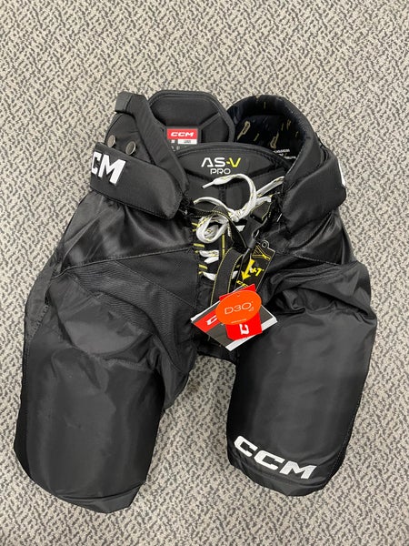 CCM AS-V Black Senior Large Breezers