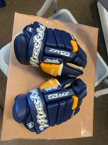 12"  Muskoka ZR9 Gloves