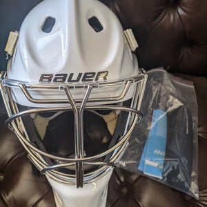 Senior New Bauer NME Goalie Mask Medium