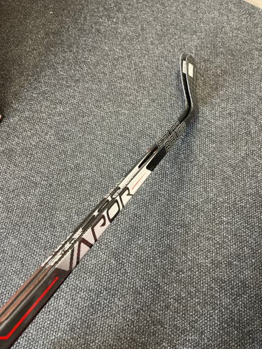 2 New Left Hand Vapor 3X Intermediate Hockey Stick
