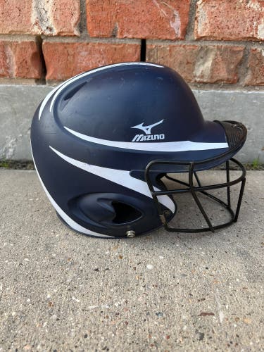 Used Small / Medium 6 3/4" - 7 3/8" Mizuno Batting Helmet OA6