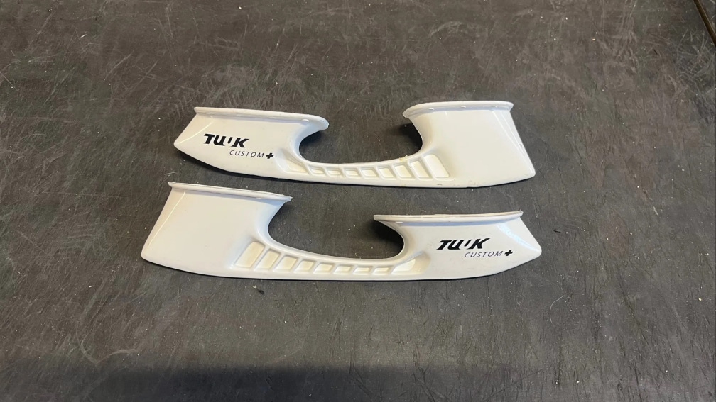 Bauer TUUK Custom + 254mm Skate Holders (Pair)