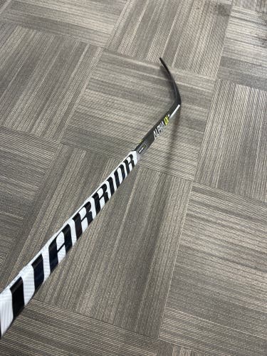 New Right Handed Alpha LXT Intermediate Hockey Stick