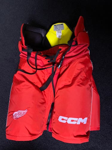 Senior Medium CCM HPTKXP Hockey Pants