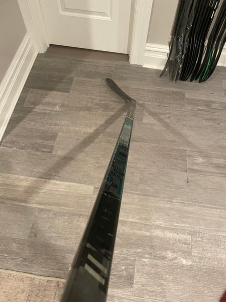 Senior Left Hand P92 Pro Stock Supreme 2S Pro Hockey Stick