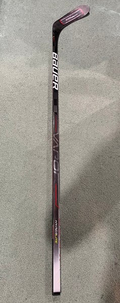 New Intermediate Right Handed P28 Vapor Hyperlite Hockey Stick