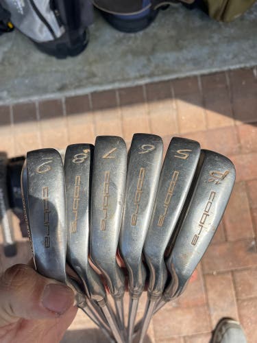 Golf Clubs Cobra Gravity Back 6 Pc iron set in right handed