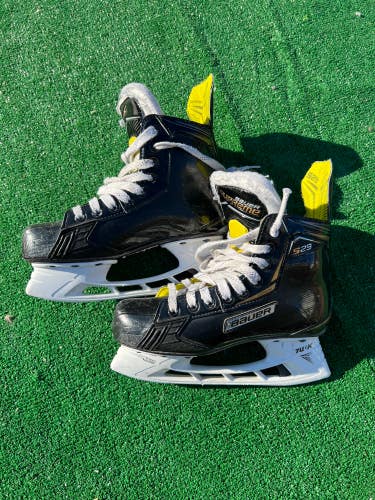 Junior Used Bauer Supreme S29 Hockey Skates D&R (Regular) 4.5