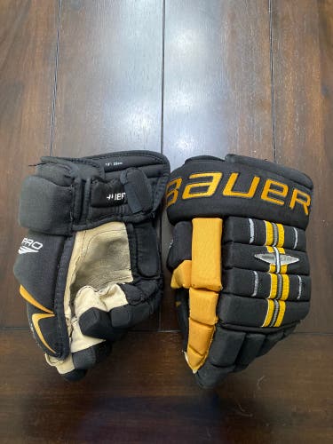 Bauer 4roll pro black/gold trim 13 gloves