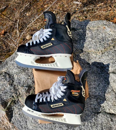 Senior Used Bauer Supreme 3000 Hockey Skates Regular Width Size 9