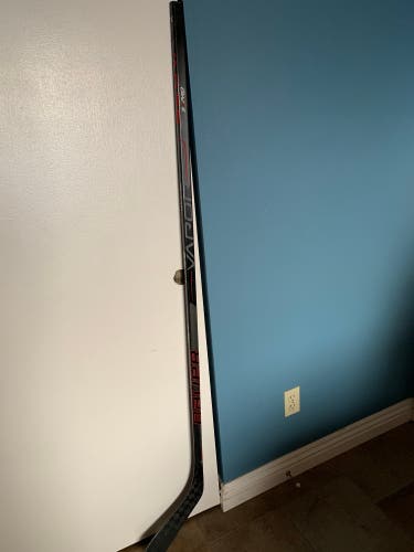 Senior Right Handed P92 Vapor 3X Pro Hockey Stick