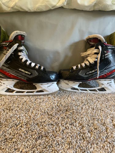 Used Bauer Vapor Regular Width Size 5 X2.9 Hockey Skates